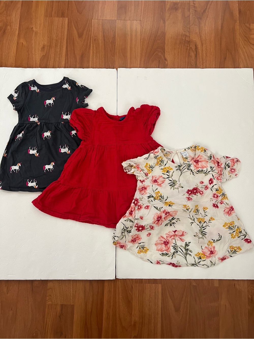 12-18m Toddler Girl short sleeves Dress Bundle of 3 Unicorns/Red/Floral Old Navy